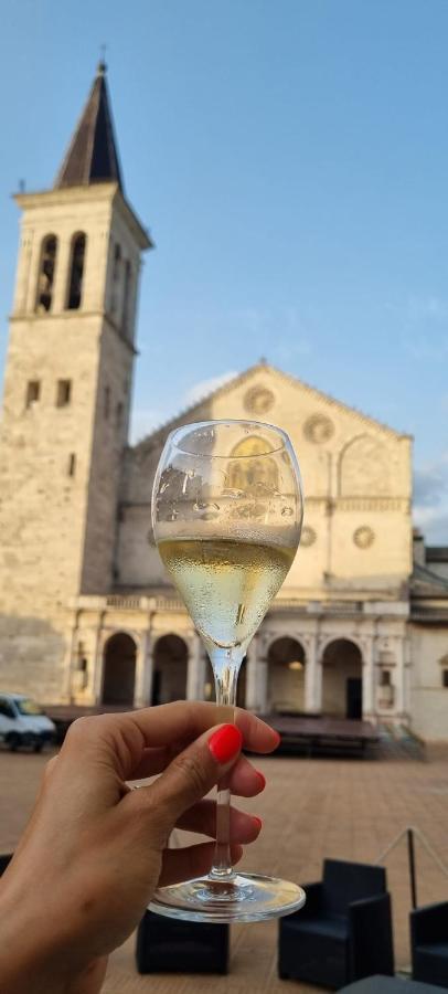 Sotto I Tetti Del Borgo Leilighet Spoleto Eksteriør bilde