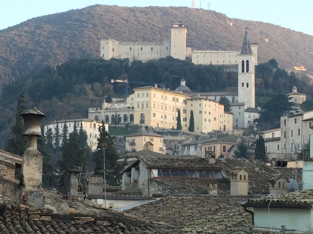 Sotto I Tetti Del Borgo Leilighet Spoleto Eksteriør bilde